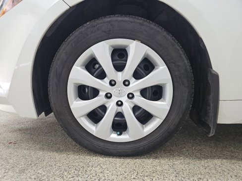Used 2024 Toyota Corolla LE image 9