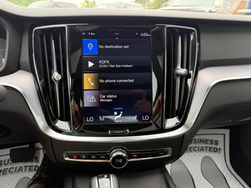 Used 2019 Volvo S60 T6 Momentum w/ Premium Package image 14