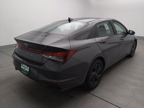 Used 2023 Hyundai Elantra SEL image 9