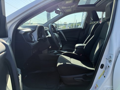 Used 2018 Toyota RAV4 XLE image 12