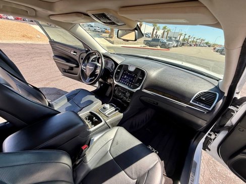 Used 2017 Chrysler 300 C image 24