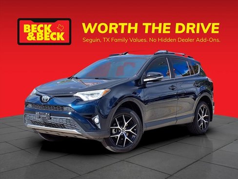 Used 2018 Toyota RAV4 SE image 1