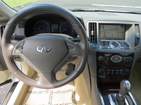 Used 2010 INFINITI G37 x w/ Premium Pkg image 11
