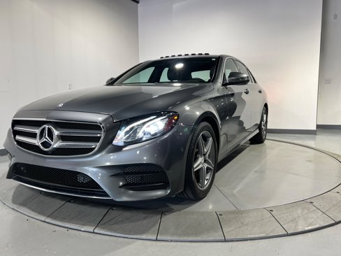 Used 2017 Mercedes-Benz E 300 4MATIC image 3