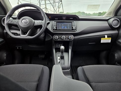 New 2025 Nissan Kicks Play S image 9