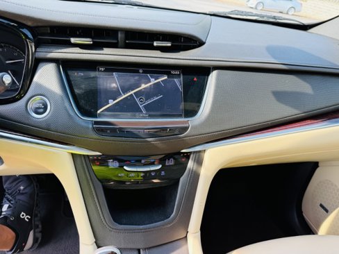 Used 2018 Cadillac XT5 Luxury w/ Driver Awareness Package image 10