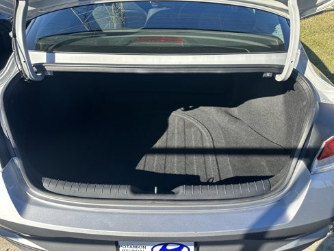 Used 2023 Hyundai Elantra SEL image 20
