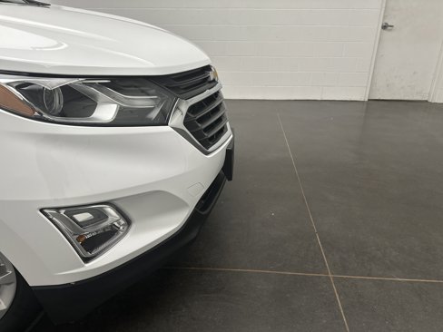 Used 2020 Chevrolet Equinox LS image 2