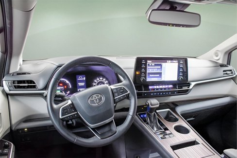Used 2021 Toyota Sienna XLE image 20