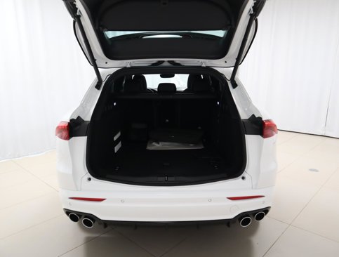 New 2025 Maserati Grecale GT image 11