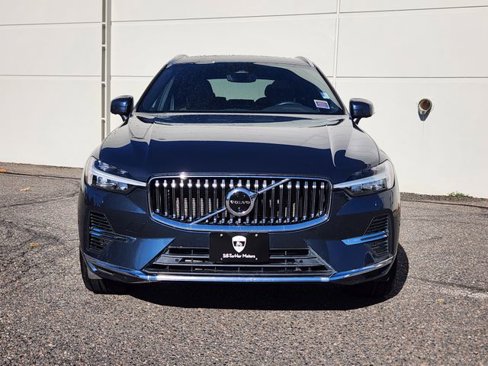 Certified 2023 Volvo XC60 T8 Plus image 2
