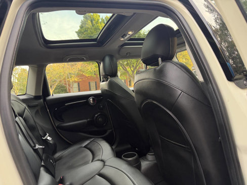 Used 2018 MINI Cooper S image 31