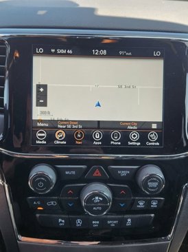 Used 2021 Jeep Grand Cherokee Limited w/ Trailer Tow Group IV image 11