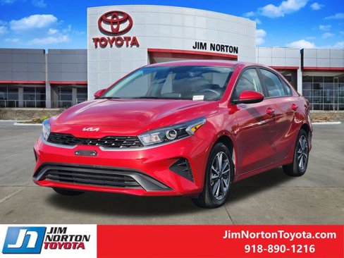 Used 2024 Kia Forte LXS image 3