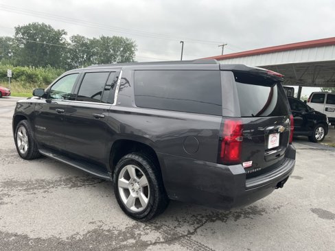 Used 2018 Chevrolet Suburban LT image 5
