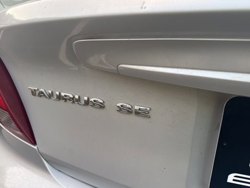 Used 2006 Ford Taurus SE image 6