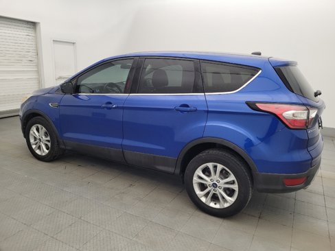 Used 2017 Ford Escape SE image 3