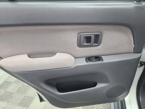 Used 2002 Toyota 4Runner SR5 image 29