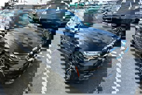 Used 2019 BMW 330i Sedan w/ Convenience Package image 3