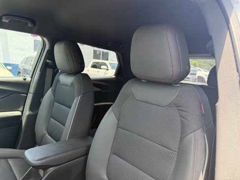 Used 2023 Chevrolet TrailBlazer RS image 12