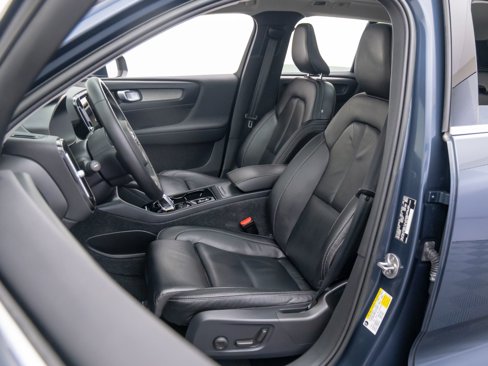 Used 2022 Volvo XC40 T5 Inscription w/ Advanced Package image 16