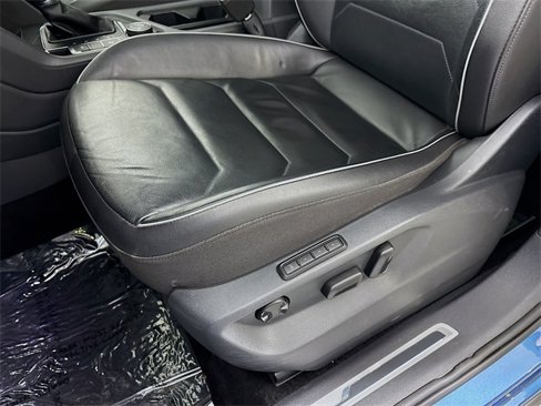 Used 2018 Volkswagen Tiguan SEL Premium image 19