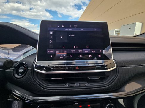 Used 2023 Jeep Compass Altitude image 23