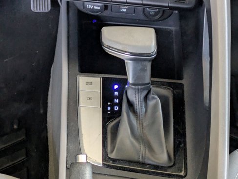 Used 2021 Hyundai Elantra SEL image 31