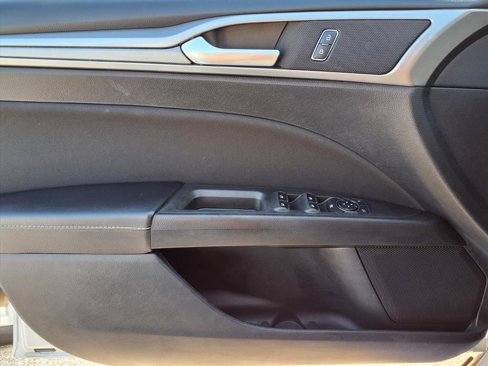 Used 2019 Ford Fusion SE image 23