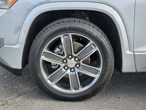 Used 2019 GMC Acadia Denali image 18