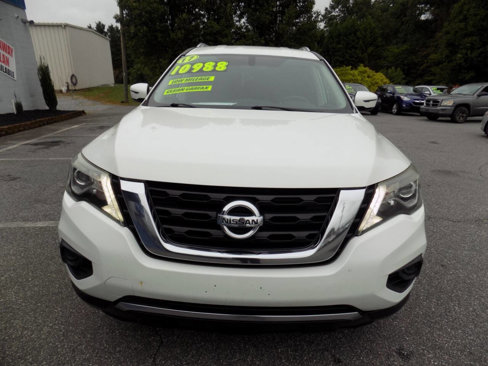 Used 2017 Nissan Pathfinder S image 4
