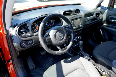 Used 2017 Jeep Renegade Altitude image 16