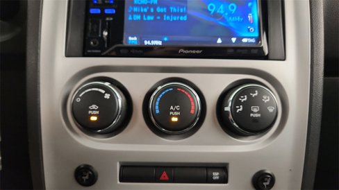 Used 2010 Dodge Challenger SE image 13