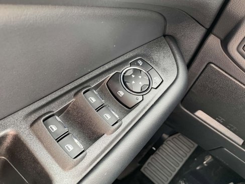 Used 2024 Ford Edge SE w/ Black Appearance Package image 19