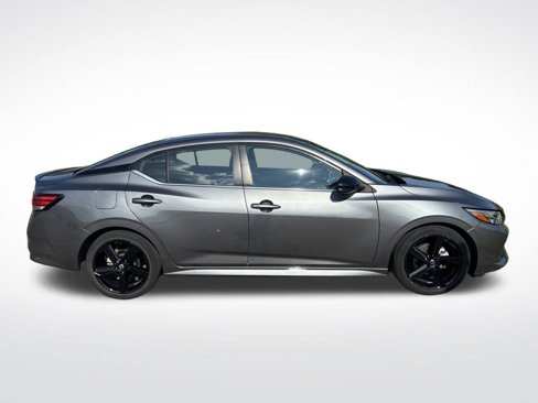 Used 2022 Nissan Sentra SR w/ Electronics Package image 2
