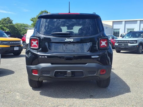 Used 2021 Jeep Renegade Latitude w/ Convenience Group image 4