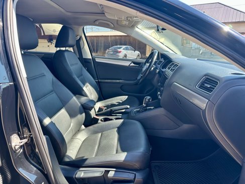 Used 2015 Volkswagen Jetta SE image 12
