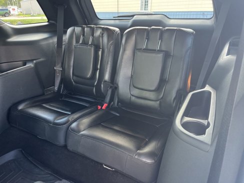 Used 2018 Ford Explorer XLT w/ Equipment Group 202A image 15