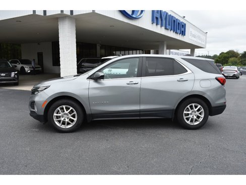 Used 2023 Chevrolet Equinox LT image 2