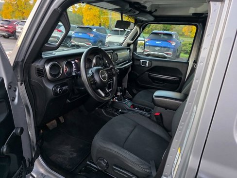 Used 2018 Jeep Wrangler Unlimited Sport image 14