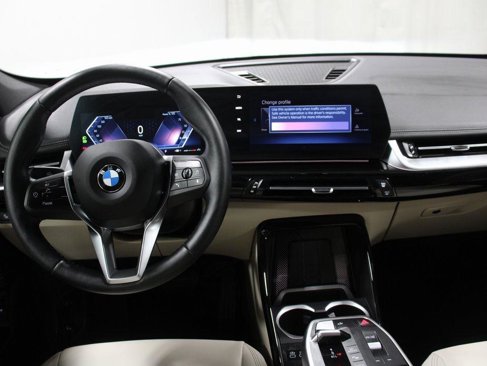 Used 2025 BMW X1 xDrive28i w/ Convenience Package image 2