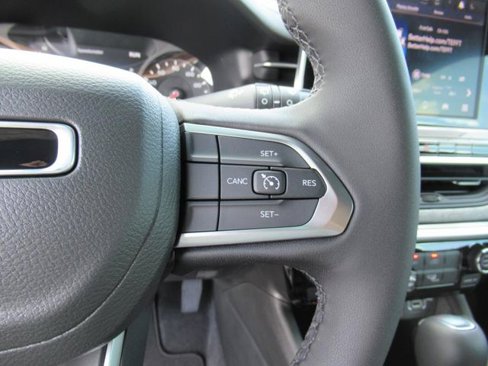 New 2025 Jeep Compass Latitude w/ Mopar Graphics Package image 19