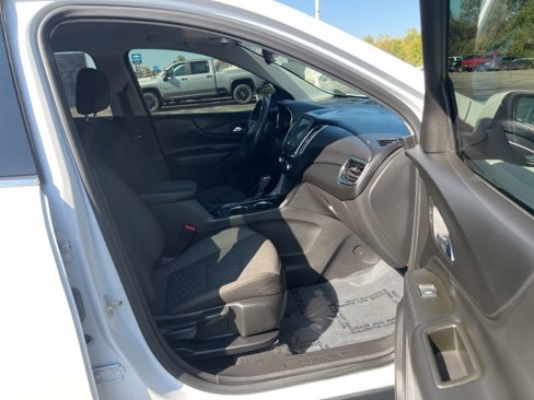 Used 2020 Chevrolet Equinox LT w/ Driver Convenience Package image 18