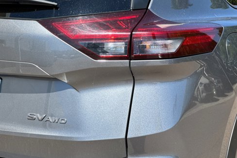 Used 2024 Nissan Rogue SV image 12