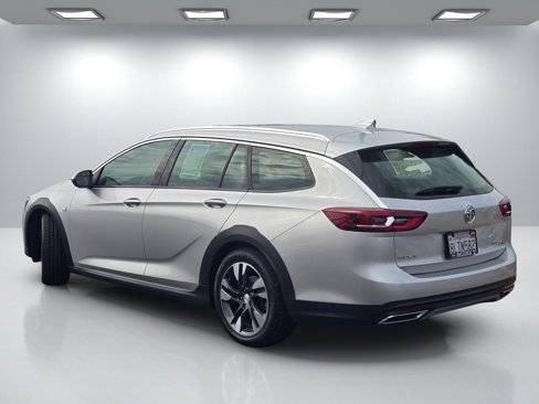 Used 2018 Buick Regal Preferred w/ Sights and Sounds Package image 6