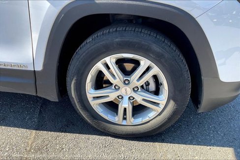 Used 2018 GMC Terrain SLE image 8