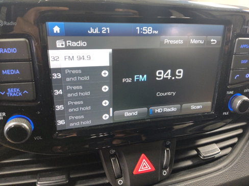Used 2018 Hyundai Elantra GT image 25