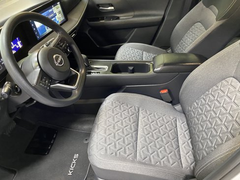 Used 2025 Nissan Kicks SV image 19