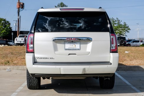 Used 2015 GMC Yukon XL Denali w/ Premium Package image 11