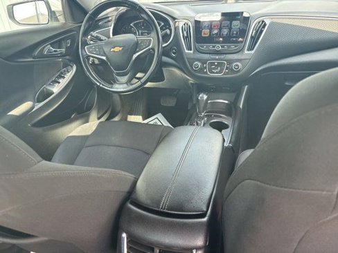 Used 2018 Chevrolet Malibu LT image 37